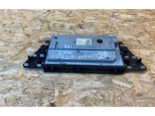 Радио/ проигрыватель CD/DVD / навигация