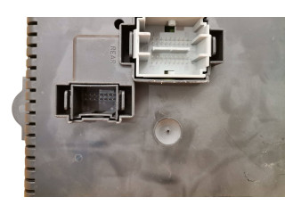 Блок предохранителей 8676391, 12217799   Volvo XC90    