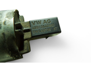 Vstřikovací lišta 03L906051, 03L125A Volkswagen Caddy CAY