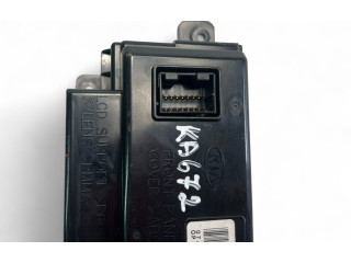 Дисплей    957101H100   KIA Ceed