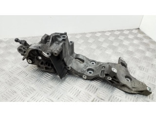 Кронштейн топливного насоса