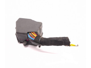 Блок предохранителей 8D1941824 Skoda Octavia Mk1 (1U)