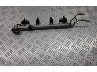 Топливная рампа 05A133317E   Audi A3 S3 8L  