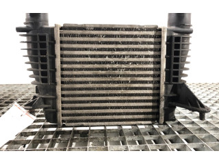 Интеркулер 8200471888C Renault Clio III