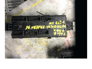   Pojistková skříňka    Mitsubishi Pajero 1990