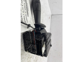 Ручка стеклоочистителей 8201168013   Renault Clio IV