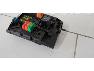 Блок предохранителей  01718130   Volkswagen Caddy    