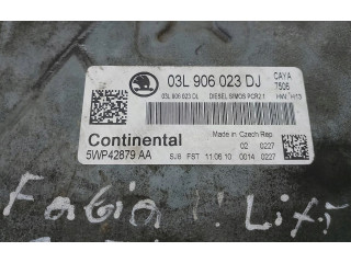Блок управления двигателем ECU Skoda Fabia Mk2 (5J)