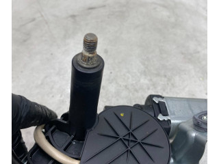 Моторчик заднего дворника 8638163    Volvo XC90