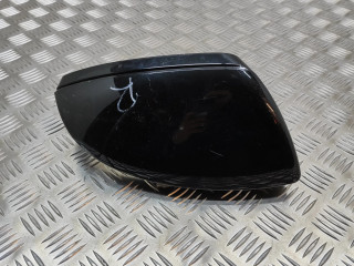 Другая деталь отделки пере́дней дверей