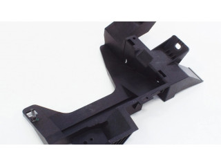 Передний держатель бампера