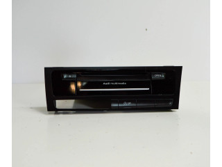 Радио/ проигрыватель CD/DVD / навигация