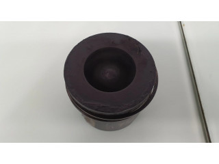 Píst 11257812585 BMW 5 F10 F11 pro naftový motor 3.0 N57D30A 530XD