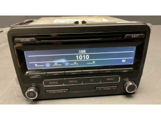 Радио/ проигрыватель CD/DVD / навигация