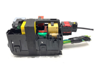 Блок предохранителей     Peugeot 2008 I    