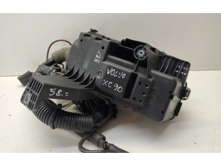 Блок предохранителей  30728132, 30728133   Volvo XC90    