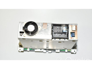 Радио/ проигрыватель CD/DVD / навигация