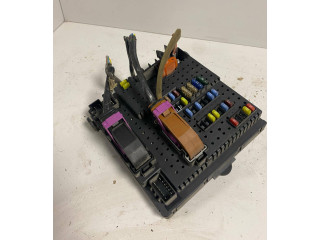 Блок предохранителей 30728512, 05W221   Volvo S80    