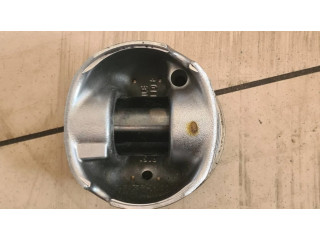 Píst 84l110 BMW 5 F10 F11 pro naftový motor 3.0