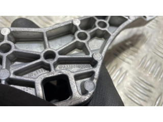 Другая деталь двигателя