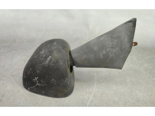 Zpětné zrcátko Nissan PickUp Y720 1981