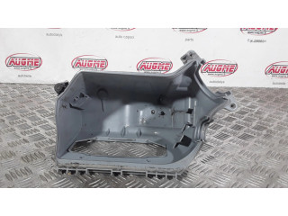 Другая деталь отсека двигателя