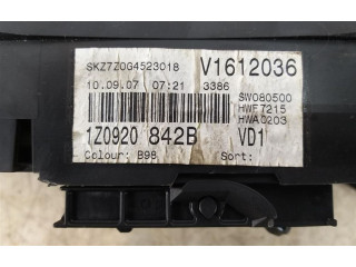 Панель приборов 1Z0920842B   Skoda Octavia Mk2 (1Z)       