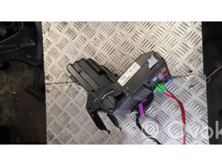 Блок предохранителей 30765646   Volvo XC70    