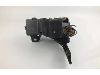 Блок предохранителей 8382P1 Toyota Corolla Verso AR10