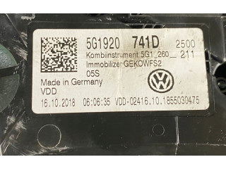 Панель приборов 5G1920741D   Volkswagen Golf VII       