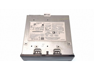 Радио/ проигрыватель CD/DVD / навигация