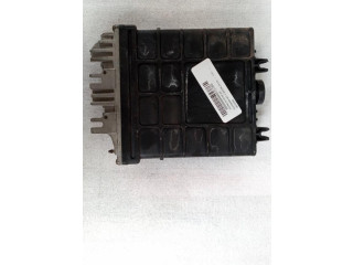 Блок управления двигателем Блок управления 0281001308 Volkswagen Golf III