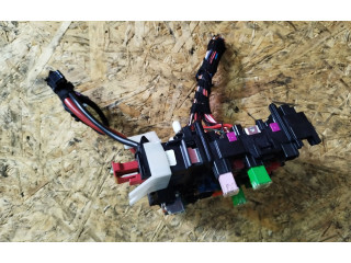 Блок предохранителей  5q0937615c   Skoda Octavia Mk3 (5E)    