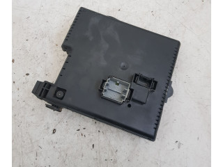 Блок предохранителей 12217799, 8676391 Volvo V70