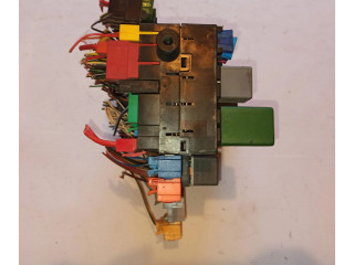 Блок предохранителей  357937039   Volkswagen Transporter - Caravelle T4    