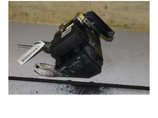 Pojistková skříňka Mitsubishi Pajero 2000