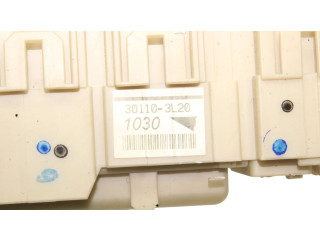 Pojistková skříňka 827300F330 Toyota Verso-S 2014