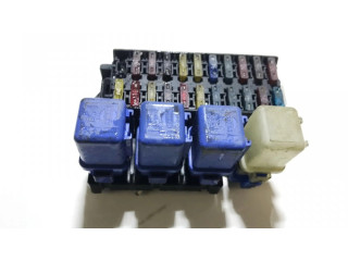 Блок предохранителей     Nissan Prairie    