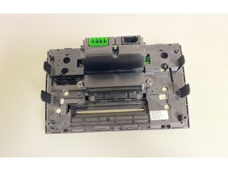 Радио/ проигрыватель CD/DVD / навигация