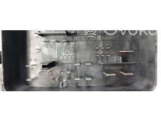 Блок предохранителей     Volkswagen Touran I    