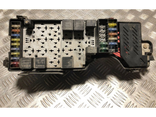 Блок предохранителей  9168986   Volvo S80    