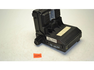 Блок предохранителей 30786475, 06W434   Volvo V70    