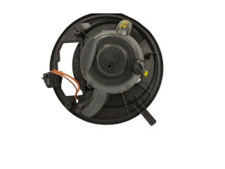 Вентилятор печки 1K1820015P, N998923D Audi Q3 8U