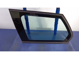 Заднее боковое стекло кузова