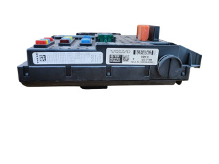 Блок предохранителей 8676391, 12217799 Volvo XC90
