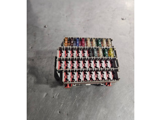 Блок предохранителей  9162439   Volvo V70    