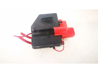 Плюсовый провод (аккумулятора)