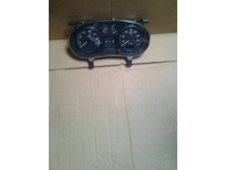 Панель приборов 8200261110 Renault Clio II