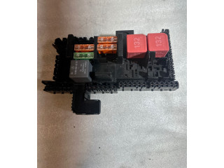 Pojistková skříňka 529881F08, ZGS003Q05 Mercedes-Benz C W205 2016