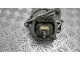 Подушка двигателя